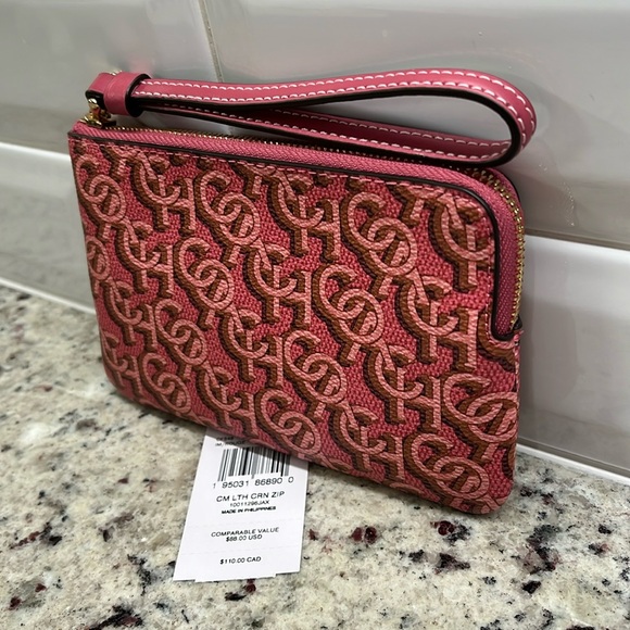 Coach Wristlet NWT - Picture 3 of 6